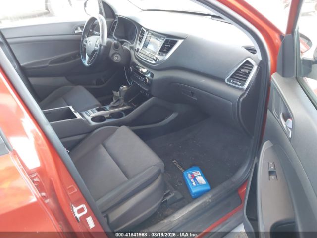 KM8J23A48HU357394 Hyundai TUCSON SE
