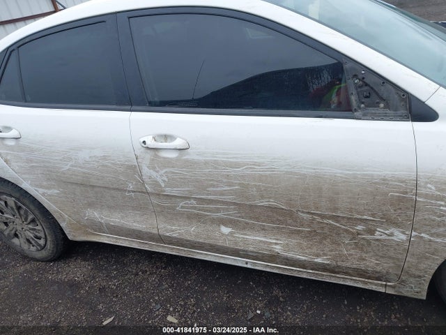 3KPA24AD8LE343853 KIA RIO LX