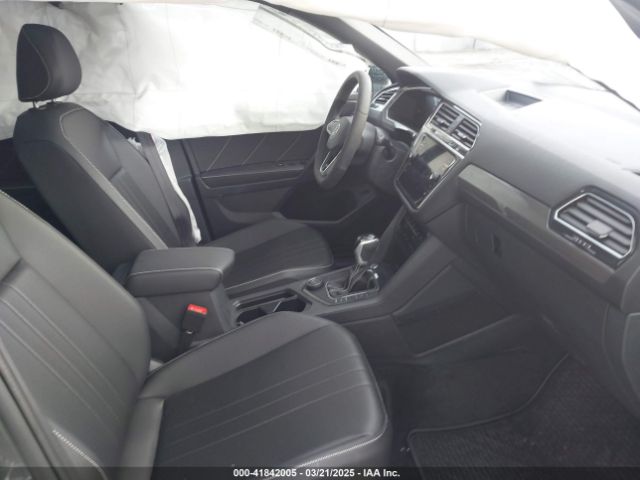 3VV8B7AXXRM116335 Volkswagen Tiguan 2.0t Se R-line Black