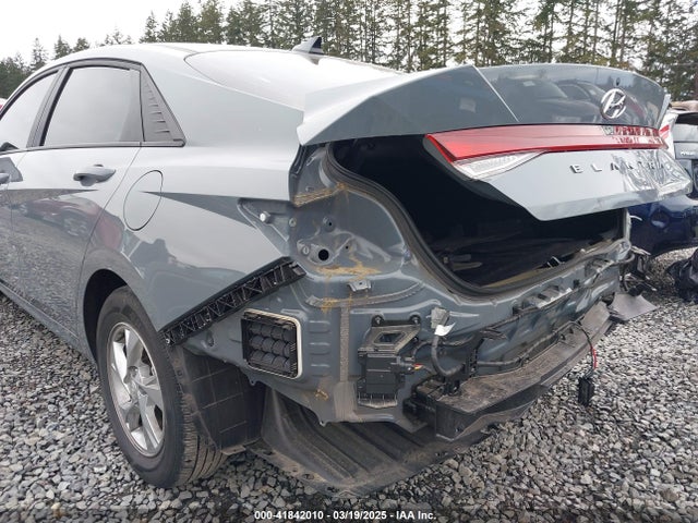 KMHLL4AG3NU324837 Hyundai ELANTRA SE