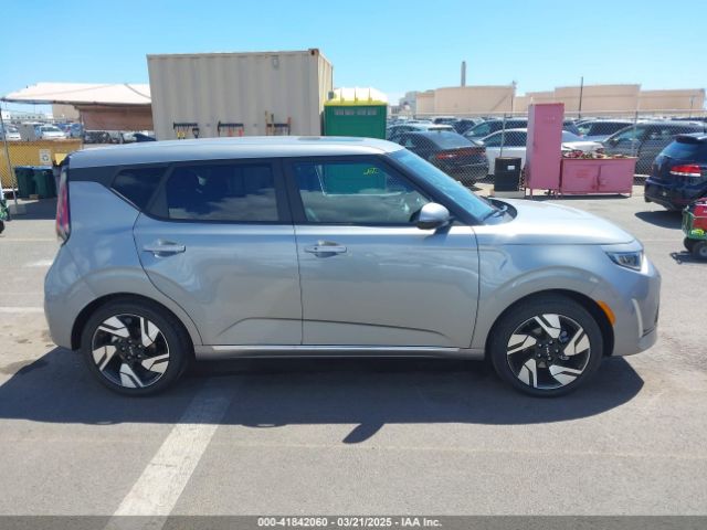 KNDJ53AU7S7925023 KIA Soul Gt-line