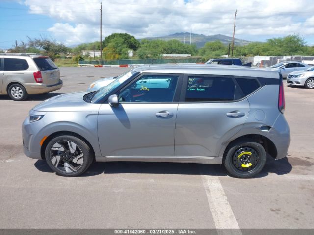 KNDJ53AU7S7925023 KIA Soul Gt-line
