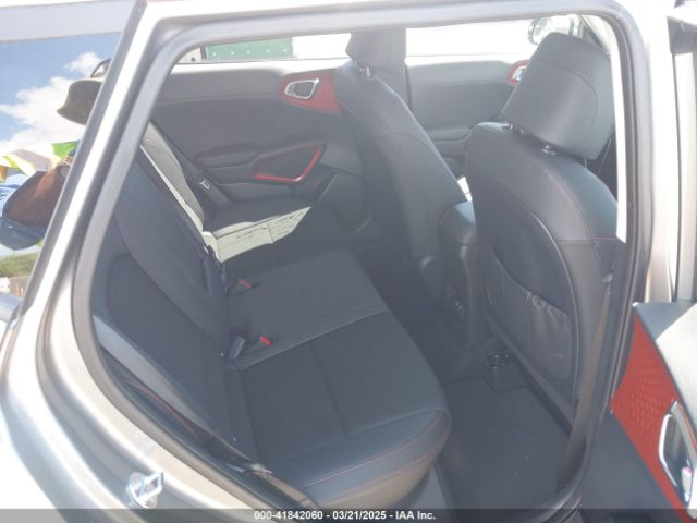 KNDJ53AU7S7925023 KIA Soul Gt-line