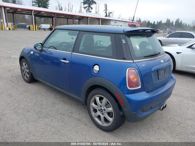 2007 MINI COOPER S WMWMF73527TL91061 Photo 2