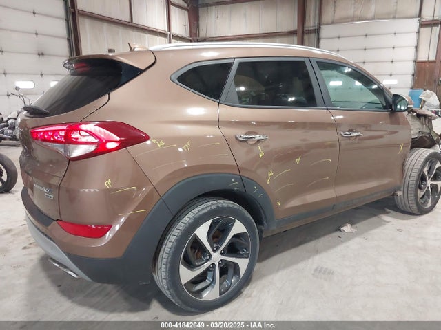 KM8J3CA29HU418926 Hyundai Tucson Limited