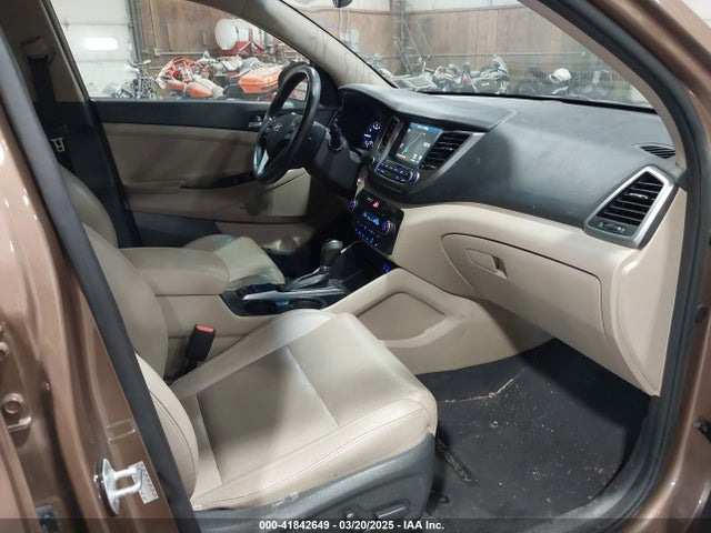 KM8J3CA29HU418926 Hyundai Tucson Limited