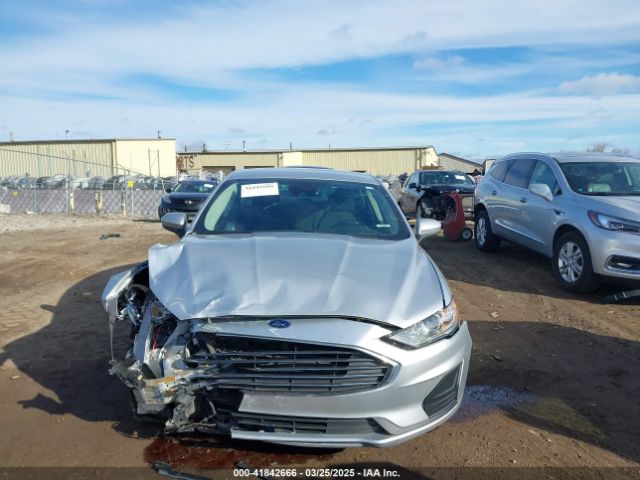 3FA6P0LU4KR105363 Ford Fusion Hybrid Se