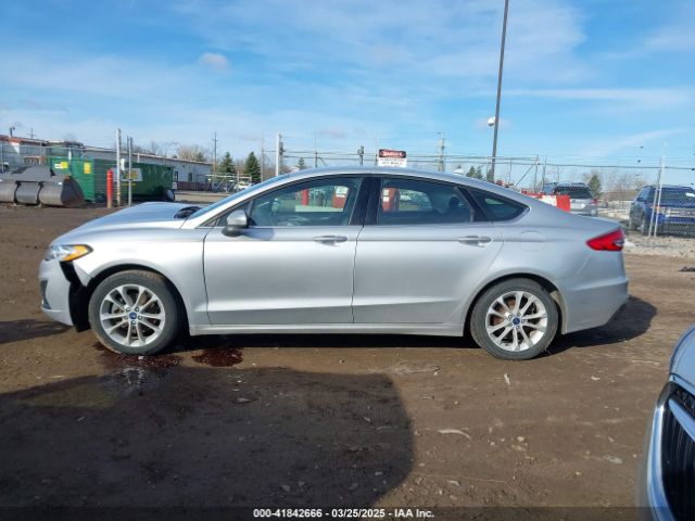 3FA6P0LU4KR105363 Ford Fusion Hybrid Se