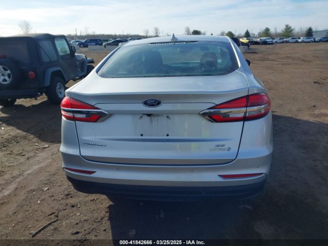 3FA6P0LU4KR105363 Ford Fusion Hybrid Se