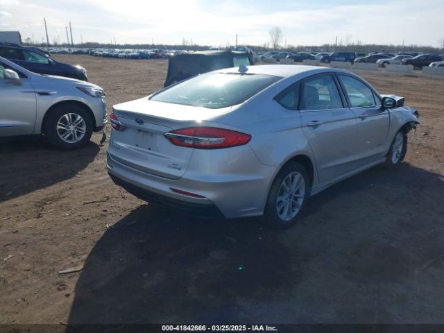 3FA6P0LU4KR105363 Ford Fusion Hybrid Se