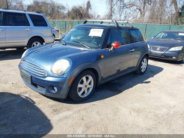2010 MINI COOPER WMWMF3C55ATU76878 Photo 1