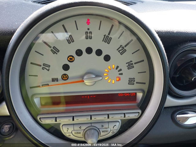 2010 MINI COOPER WMWMF3C55ATU76878 Photo 6