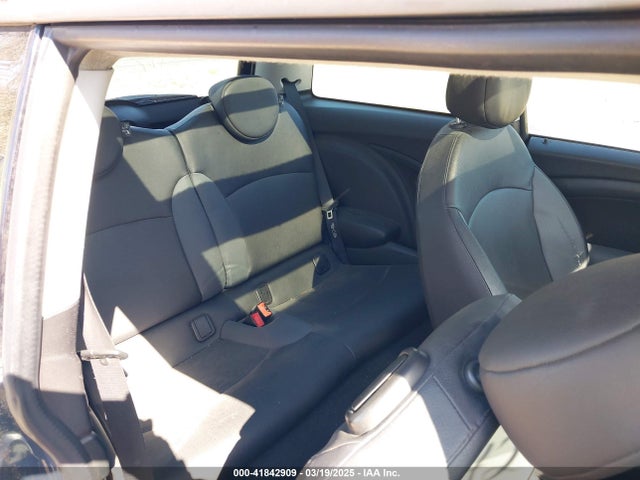 2010 MINI COOPER WMWMF3C55ATU76878 Photo 7