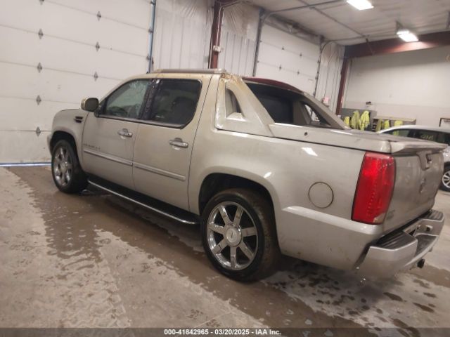 2011 CADILLAC ESCALADE EXT 3GYT4MEF8BG325686 Photo 2