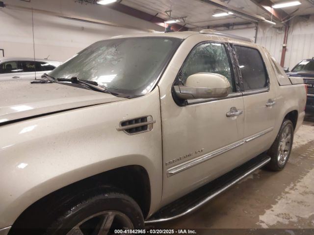 2011 CADILLAC ESCALADE EXT 3GYT4MEF8BG325686 Photo 5