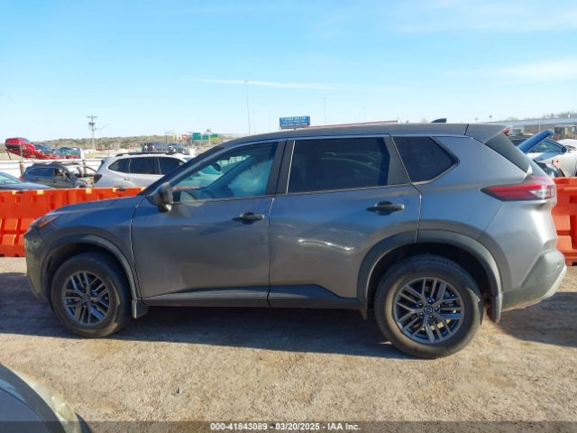 5N1BT3AB4PC818482 Nissan Rogue S Intelligent Awd