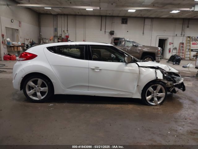 KMHTC6AD6EU199303 Hyundai Veloster Base W/black