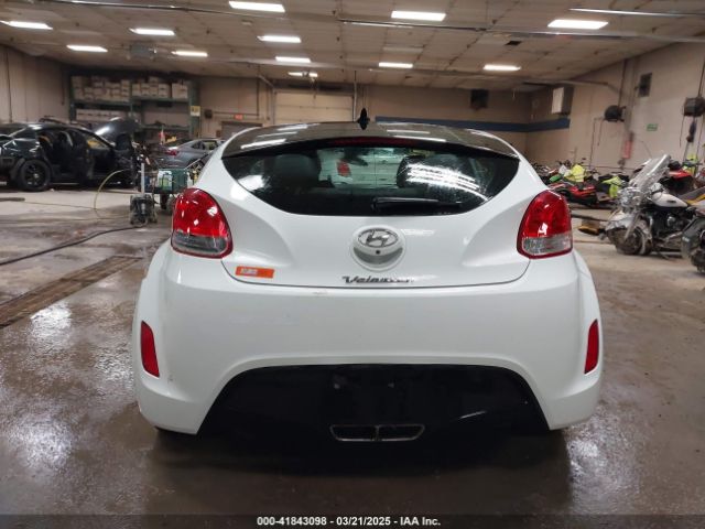 KMHTC6AD6EU199303 Hyundai Veloster Base W/black