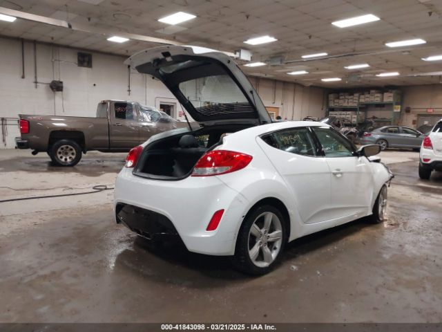 KMHTC6AD6EU199303 Hyundai Veloster Base W/black