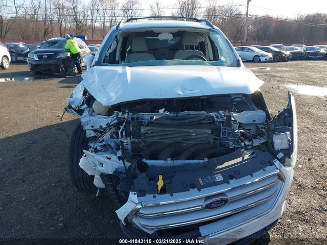 1FMCU9GD5HUE00425 Ford ESCAPE SE