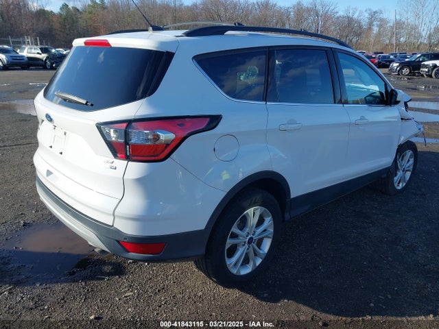 1FMCU9GD5HUE00425 Ford ESCAPE SE