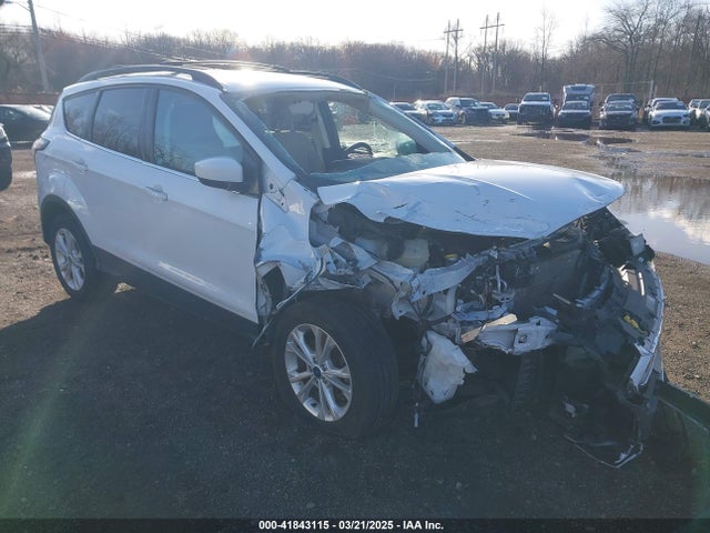 1FMCU9GD5HUE00425 Ford ESCAPE SE