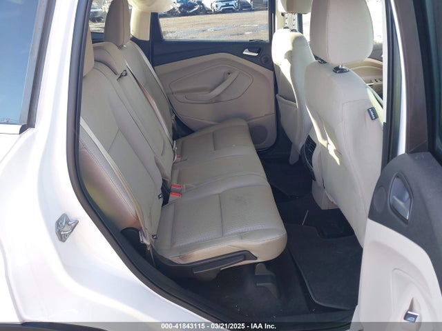 1FMCU9GD5HUE00425 Ford ESCAPE SE