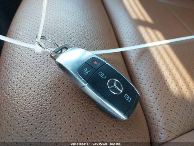 W1KWF8DBXMR625290 Mercedes-Benz C 300 Sedan