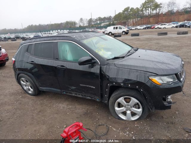 3C4NJDBB3KT689174 Jeep Compass Latitude 4x4