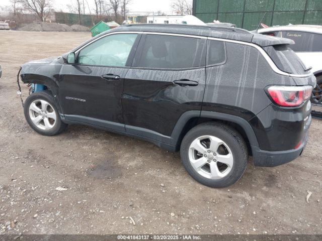3C4NJDBB3KT689174 Jeep Compass Latitude 4x4