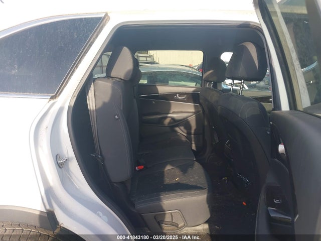 5XYPGDA54KG440649 KIA Sorento 3.3l Lx