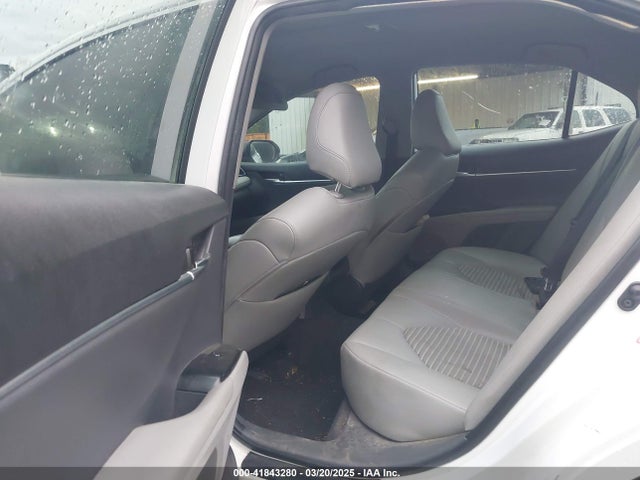 4T1B11HKXKU706000 Toyota CAMRY SE