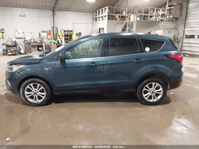 1FMCU9GD2KUA31904 Ford ESCAPE SE