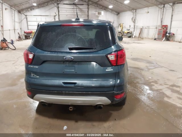 1FMCU9GD2KUA31904 Ford ESCAPE SE