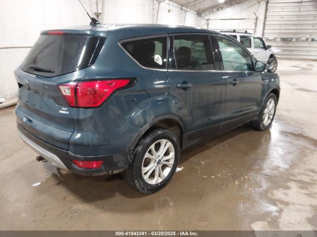 1FMCU9GD2KUA31904 Ford ESCAPE SE