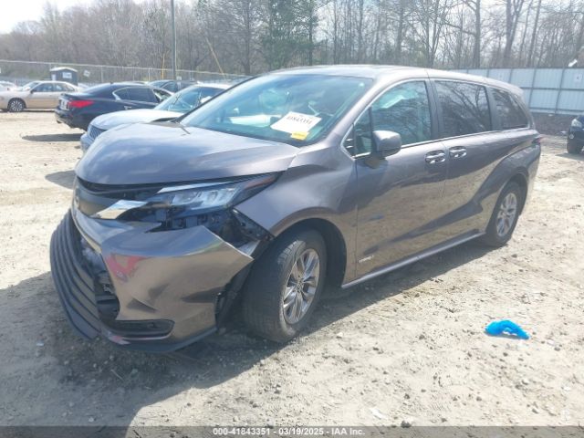 5TDKRKEC3MS028830 Toyota SIENNA LE