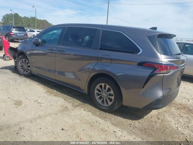 5TDKRKEC3MS028830 Toyota SIENNA LE