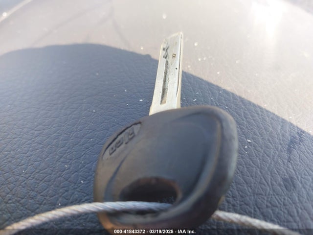 5XYKT3A64EG501785 KIA SORENTO LX