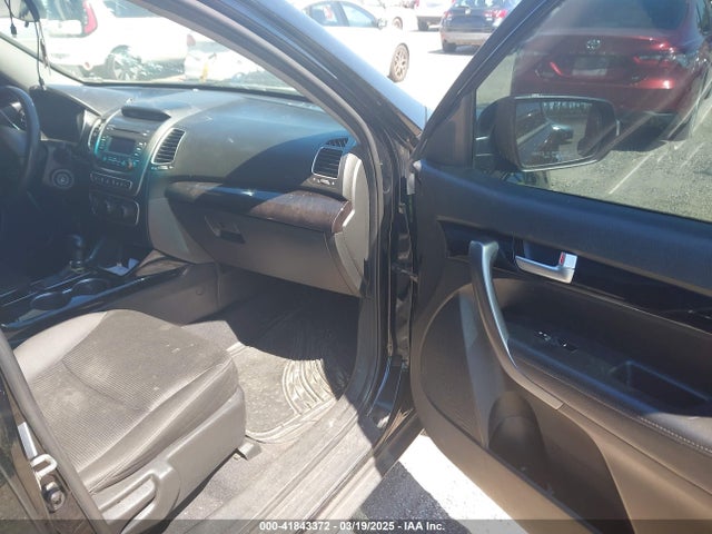 5XYKT3A64EG501785 KIA SORENTO LX
