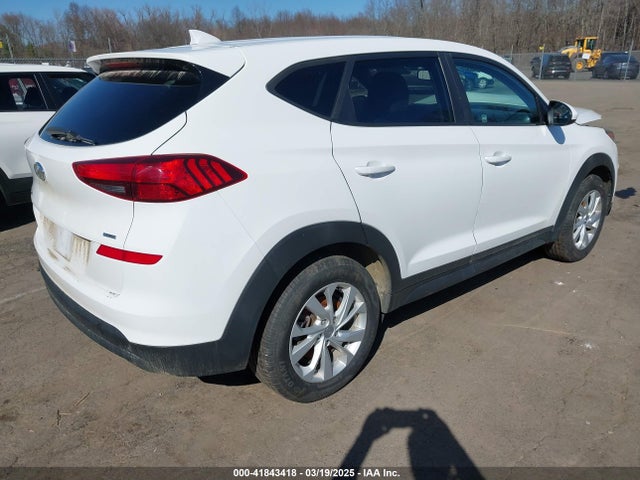 Hyundai TUCSON SE 2019 KM8J2CA4XKU880939 Image 4