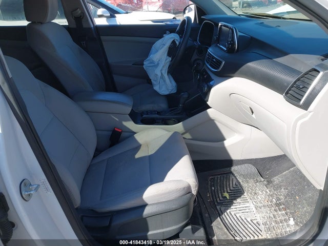 Hyundai TUCSON SE 2019 KM8J2CA4XKU880939 Image 5