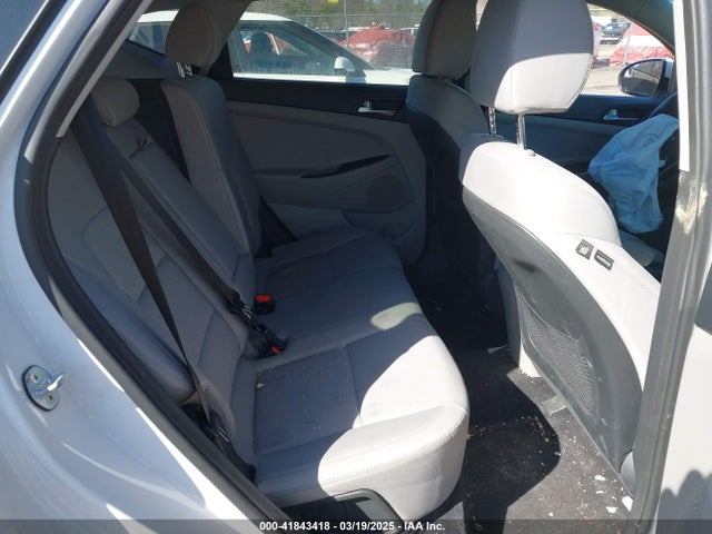 Hyundai TUCSON SE 2019 KM8J2CA4XKU880939 Image 8