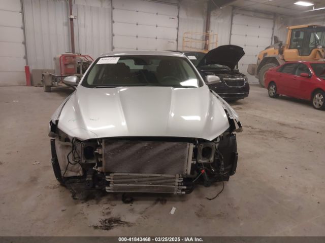 3FA6P0LU3KR239121 Ford Fusion Hybrid Se