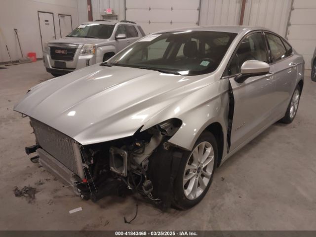 3FA6P0LU3KR239121 Ford Fusion Hybrid Se