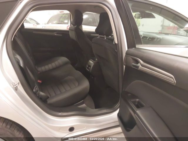 3FA6P0LU3KR239121 Ford Fusion Hybrid Se