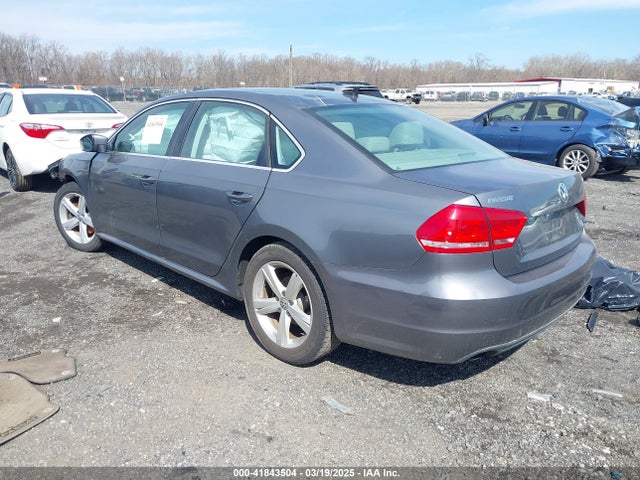 1VWBT7A34EC072615 Volkswagen Passat 1.8t Se