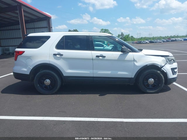 Ford Police Interceptor 2018 1FM5K8AR0JGC75321 Image 13