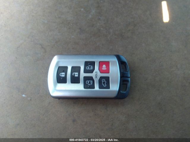 5TDYZ3DCXKS980027 Toyota Sienna Limited Premium 7 Passenger