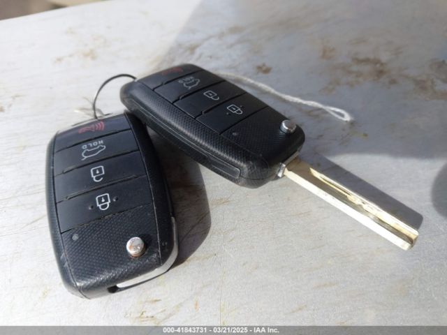 5XYPG4A34HG254813 KIA Sorento 2.4l Lx