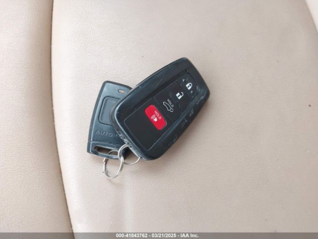 2T3A1RFV2MW224803 Toyota Rav4 Xle Premium